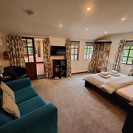 Llynclys The Garden Lodge מראה חיצוני תמונה