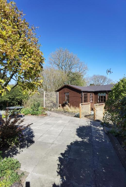 Llynclys The Garden Lodge מראה חיצוני תמונה