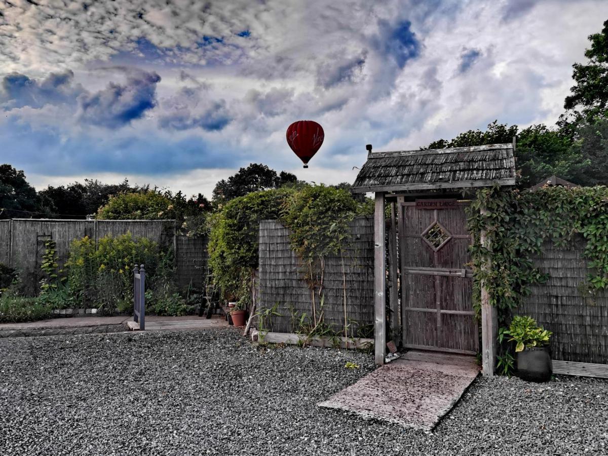 Llynclys The Garden Lodge מראה חיצוני תמונה