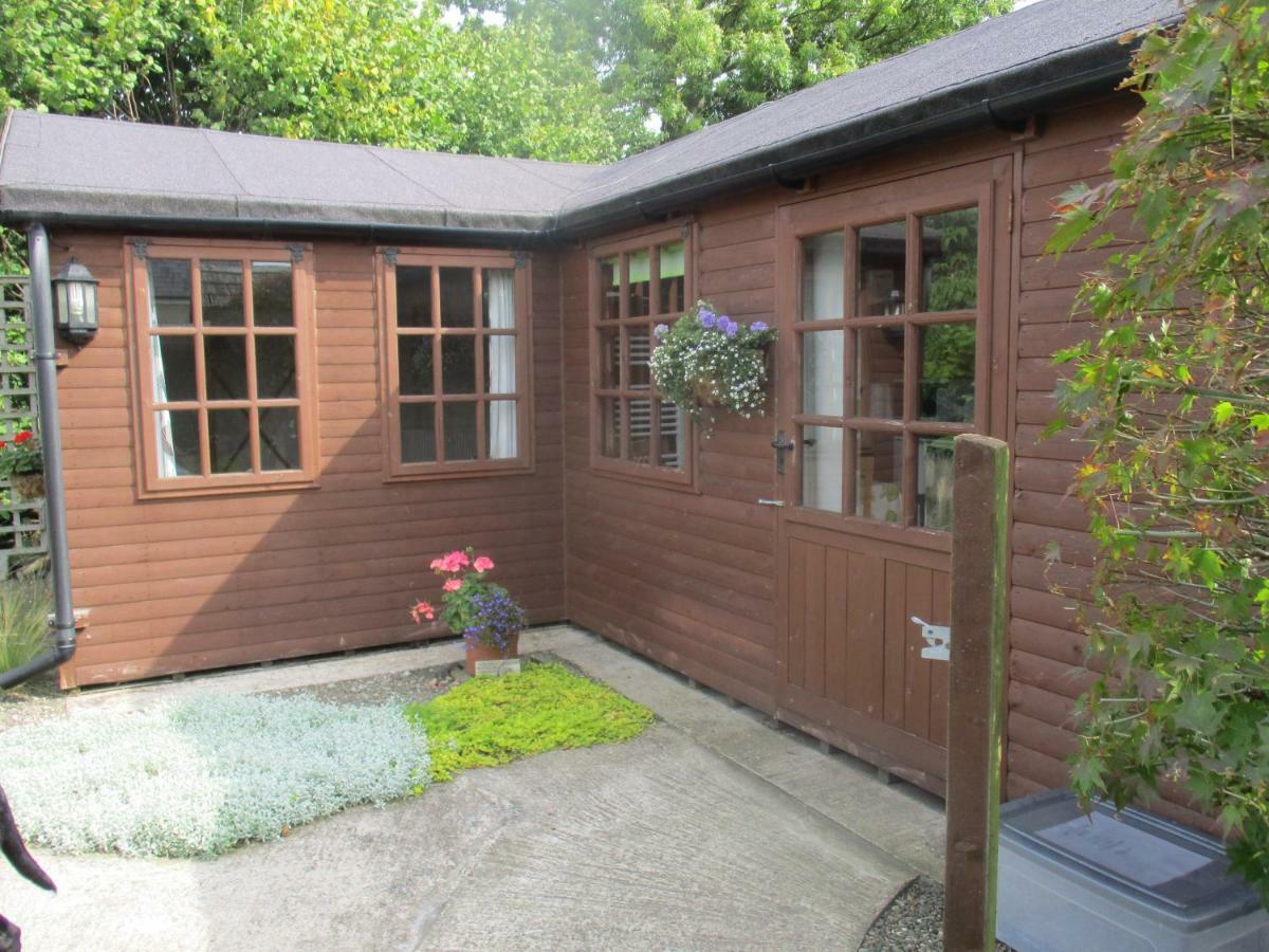 Llynclys The Garden Lodge מראה חיצוני תמונה