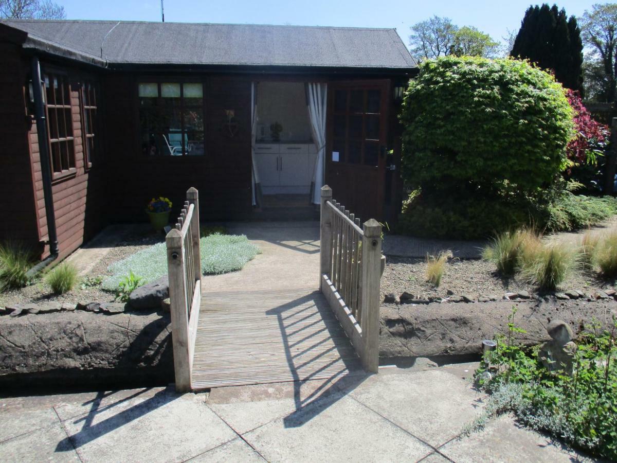 Llynclys The Garden Lodge מראה חיצוני תמונה